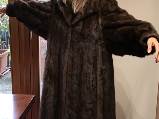 Cappotto in pelliccia di vero visone lunga