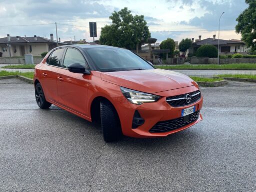 Autovettura Opel Corsa GS Line 1.2 VI serie