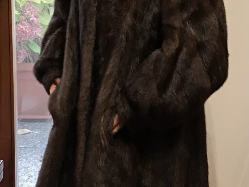 Cappotto in pelliccia di vero visone lunga