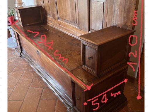 Antica cassapanca da sacrestia