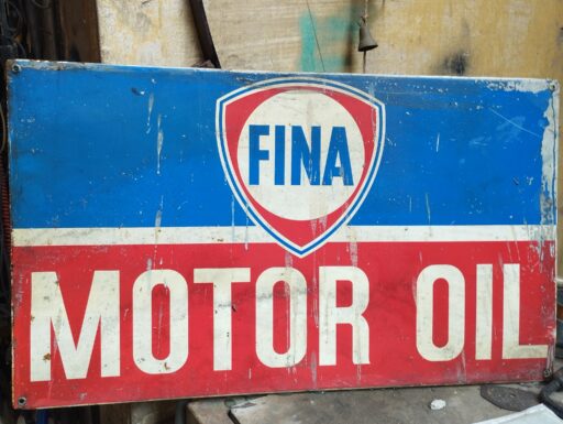 Insegna FINA motor oil