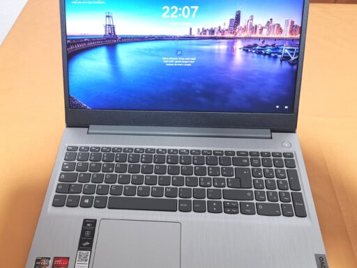 Notebook Lenovo IdeaPad 3 con scatola