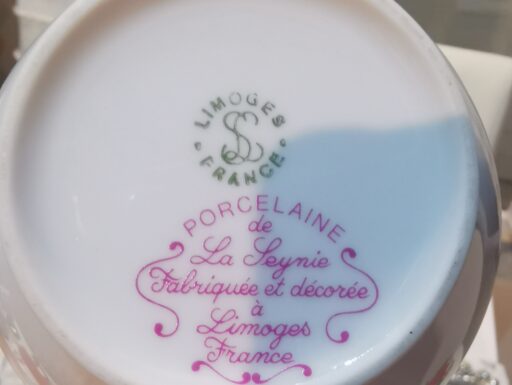 Vaso in porcellana dipinto a mano