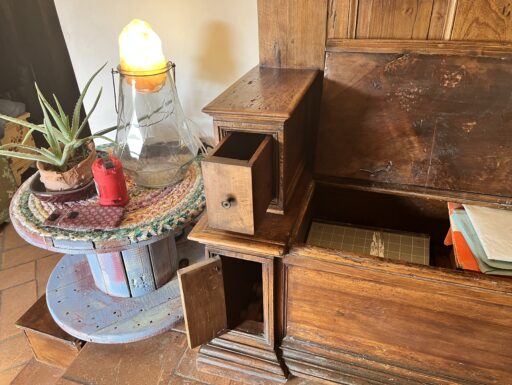 Antica cassapanca da sacrestia