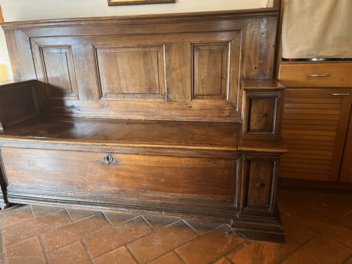 Antica cassapanca da sacrestia
