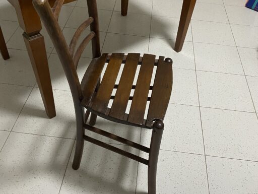 Sedie antiche arte povera