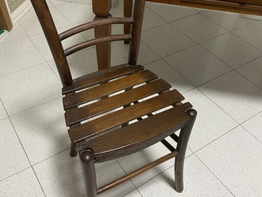 Sedie antiche arte povera