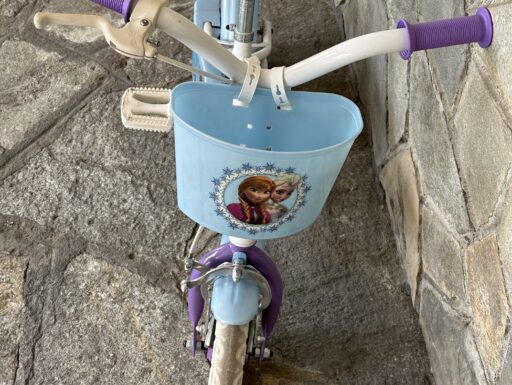 Bicicletta + casco + monopattino frozen