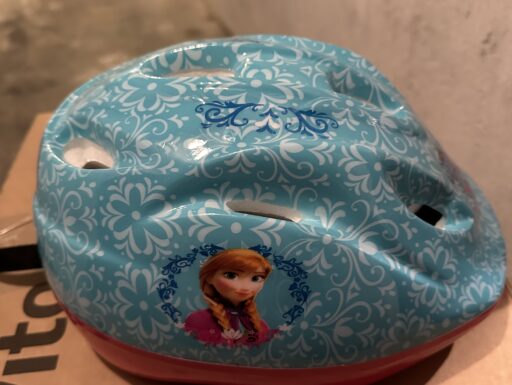 Bicicletta + casco + monopattino frozen