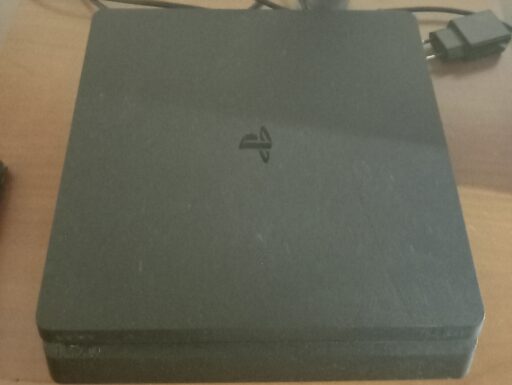 Playstation 4 slim