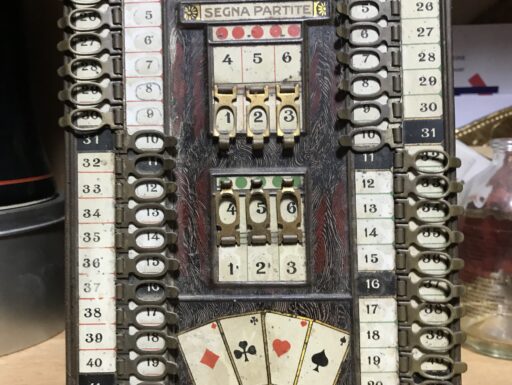 &ldquo;Contatore del gioco delle carte l’italiana” museale 900&rdquo;