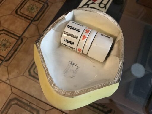 Calendario perp. pubblicit. da tavolo in ceramica italiano