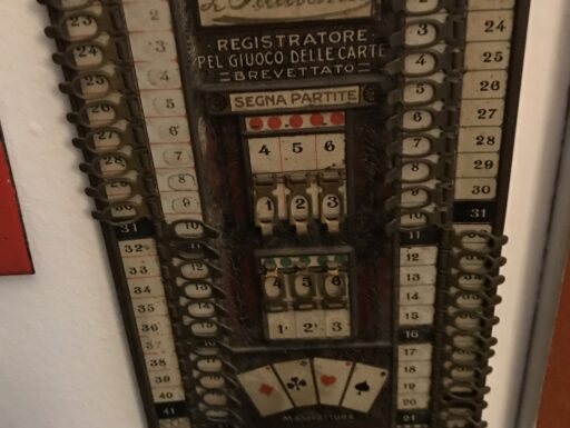&ldquo;Contatore del gioco delle carte l’italiana” museale 900&rdquo;