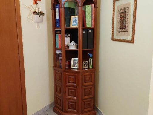 Angoliera noce con libreria