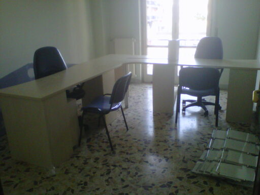 Arredamento per ufficio usato