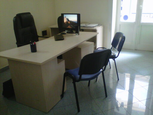 Arredamento per ufficio usato