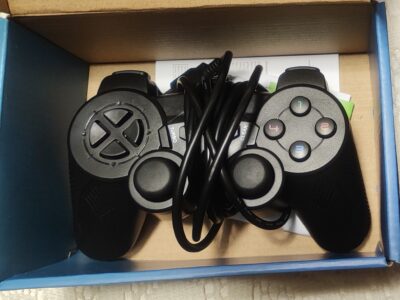 PlayStation 3 più 1 joystick