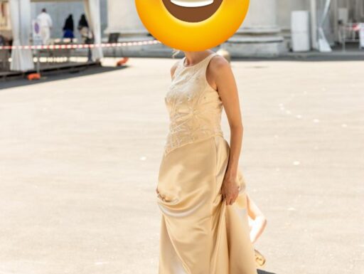 Vestito da sposa colore oro champagne
