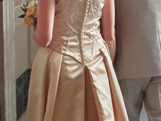 Vestito da sposa colore oro champagne