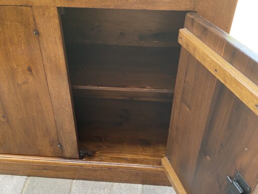 Mobile salotto in castagno