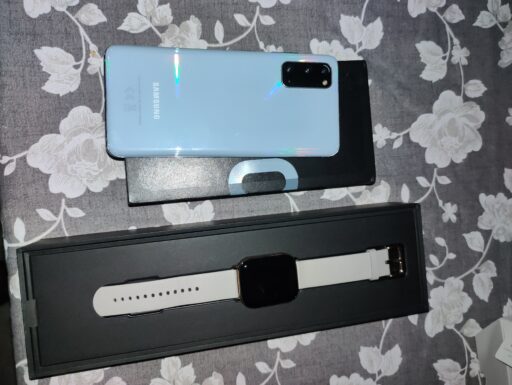 Samsung Galaxy S20 5G/smart Watch