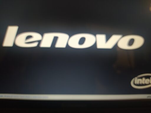 Notebook Lenovo15.6 4Ram 320HD Windows 10