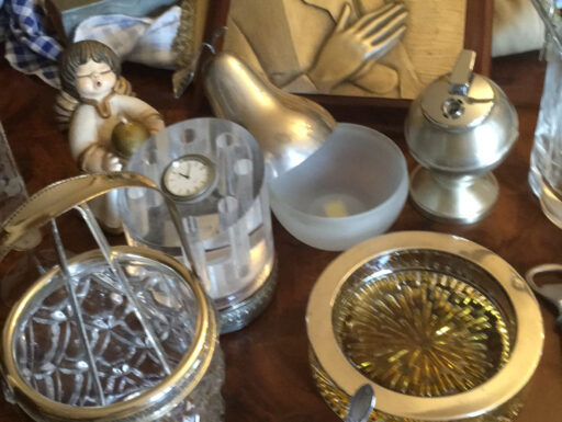 Oggetti vintage di vario genere con argento e cristallo