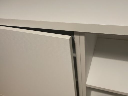 Mobile mordente bianco