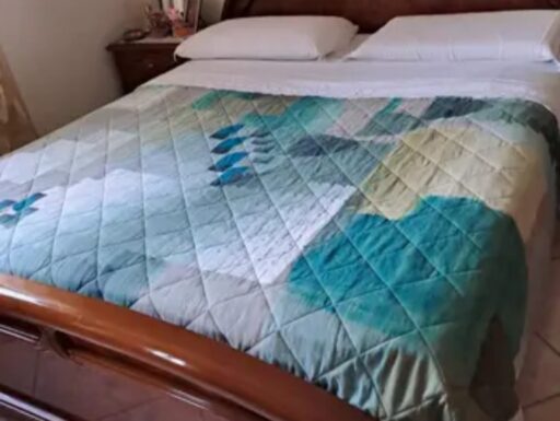 Camera matrimoniale senza rete e materasso