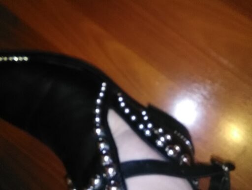 Scarpe nere con borchie numero 40