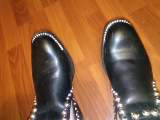 Scarpe nere con borchie numero 40