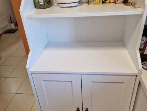 Ikea- hauga mobile con 2 ante