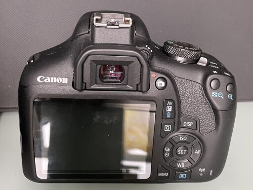 Reflex Canon EOS 2000d