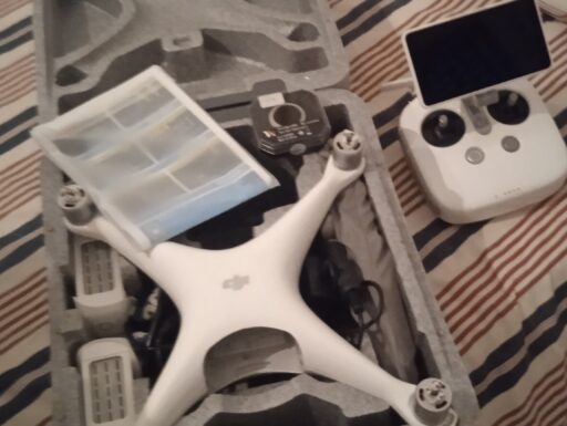 Phantom 4 adv con controller schermo integrato