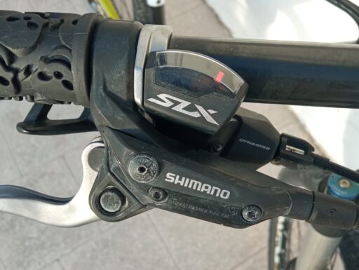 Mountain-bike in fibra di carbonio taglia l 27,5 legnano