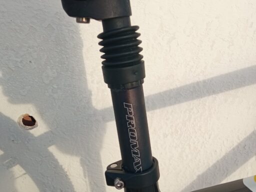 Mountain-bike in fibra di carbonio taglia l 27,5 legnano