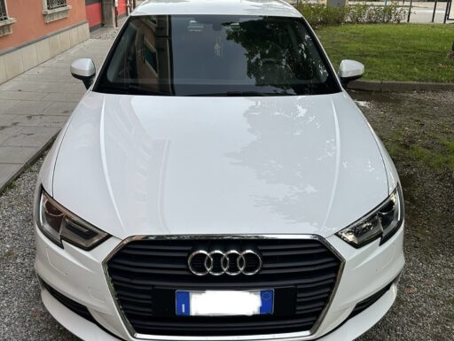 Audi a3 1.0 30tfsi sportback business neopatentati 12/2018