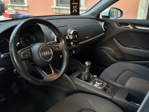 Audi a3 1.0 30tfsi sportback business neopatentati 12/2018