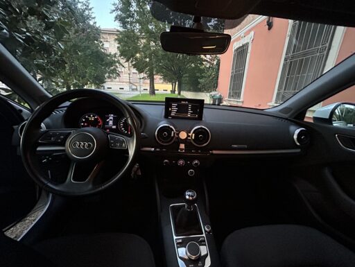 Audi a3 1.0 30tfsi sportback business neopatentati 12/2018