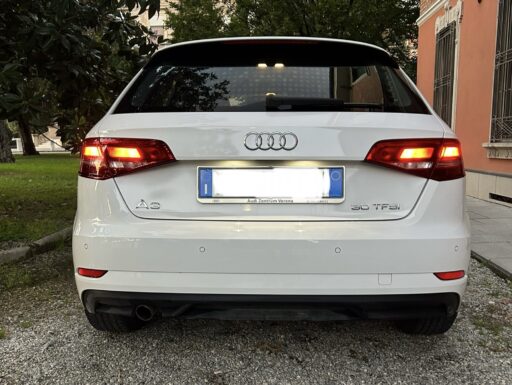 Audi a3 1.0 30tfsi sportback business neopatentati 12/2018