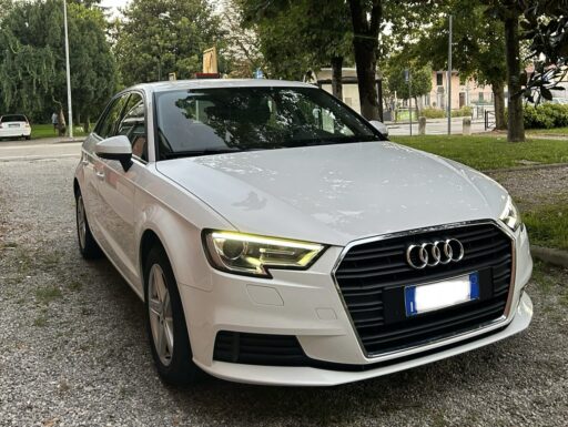 Audi a3 1.0 30tfsi sportback business neopatentati 12/2018