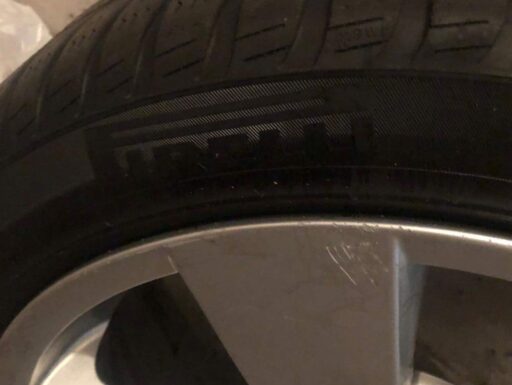 Cerchi in lega con le gomme invernali Pirelli Sottozero
