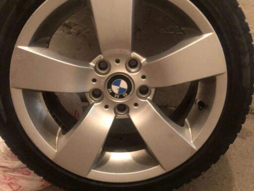 Cerchi in lega con le gomme invernali Pirelli Sottozero