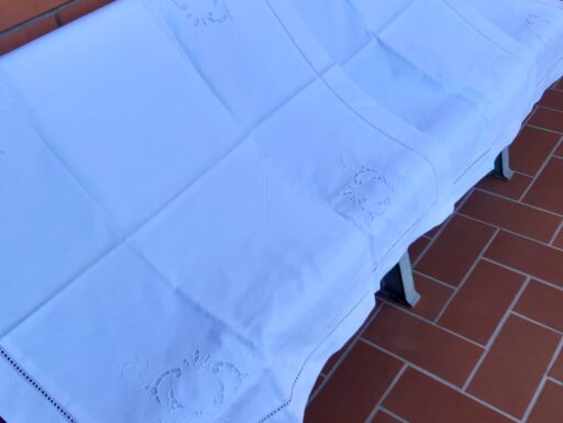 Quattro federe nuove ricamate a mano intarziate