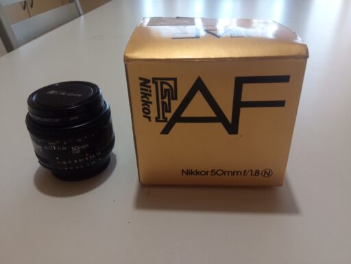 Obiettivo nikon 50mm, f.1,8. obiettivo risoluzione tagliente