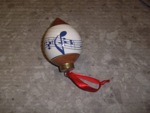 “pigna musicale” in ceramica.