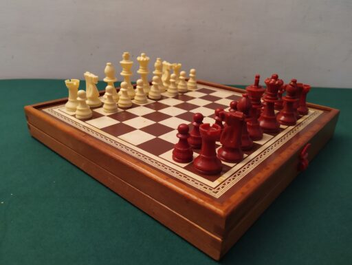 Scacchiera contenitore scacchi e pedine-bianchi e rossi