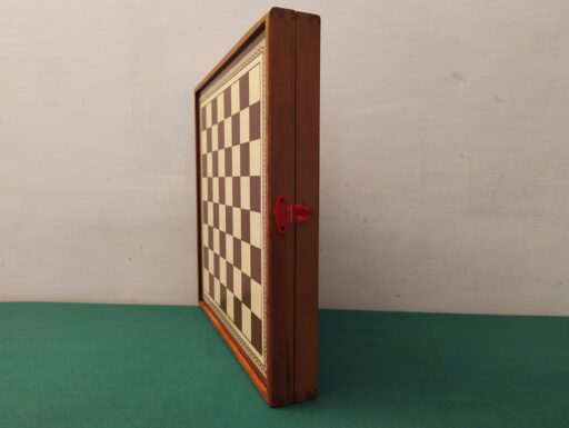 Scacchiera contenitore scacchi e pedine-bianchi e rossi