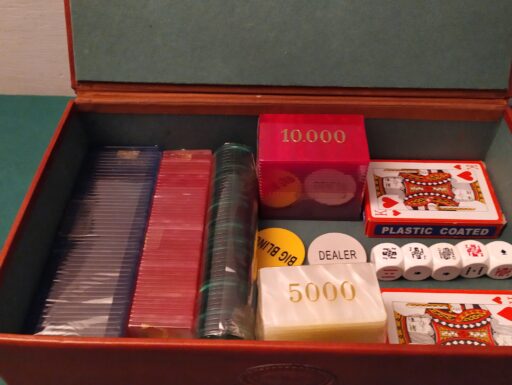 Scatola poker rivestita in cuoio