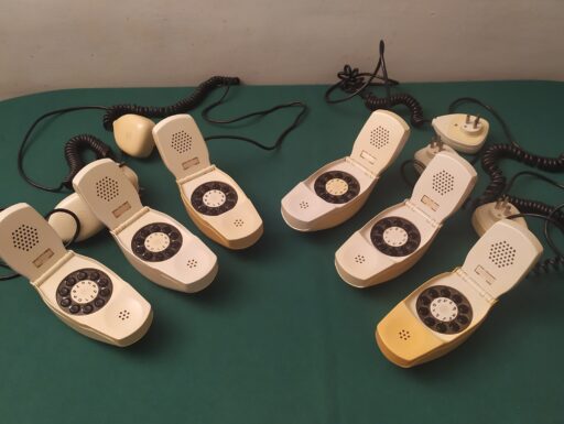 Telefoni d’epoca “grillo” anni 60/70